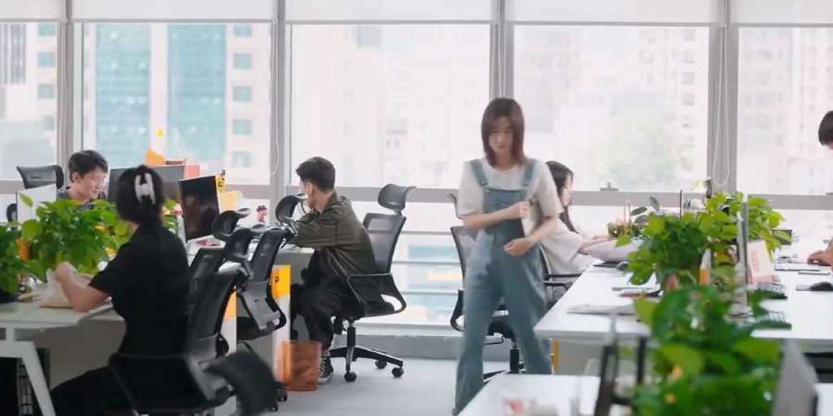 《天才画师苏小贝》：一幅跨越现实的梦幻画卷