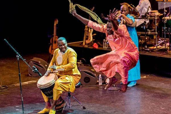 Les tendances musicales actuelles au Sénégal : entre tradition et modernité | Video Streaming en continue