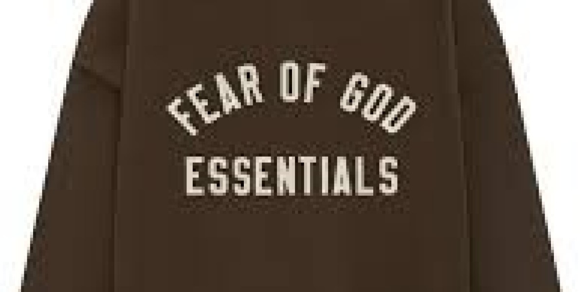 Essentials Hoodie – The Perfect Blend of Comfort, Minimalism, and Street Style