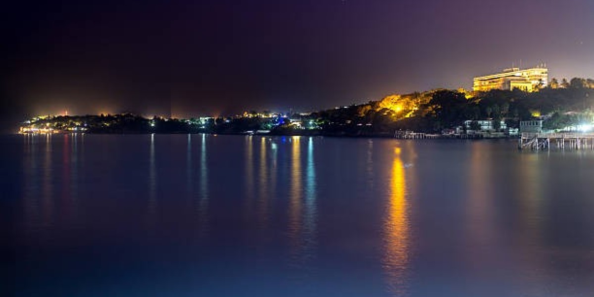 Dakar ne dort jamais… mais à quel prix ?