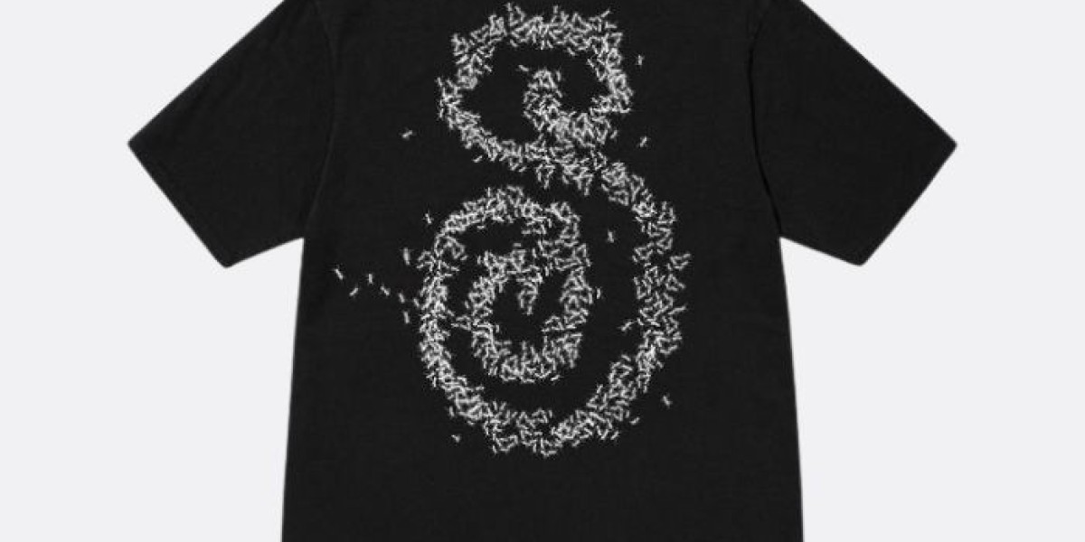 Stussy looks people wear for city outfits