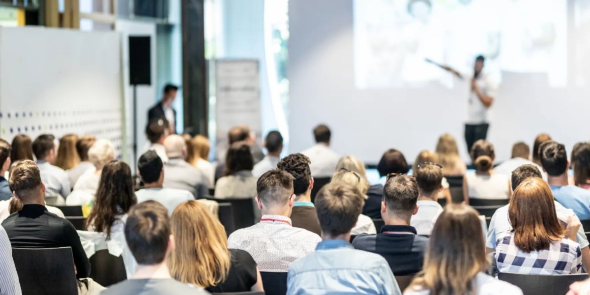 Digital Identity Revolution: Why Modern Professionals Are Switching to Online Business Cards