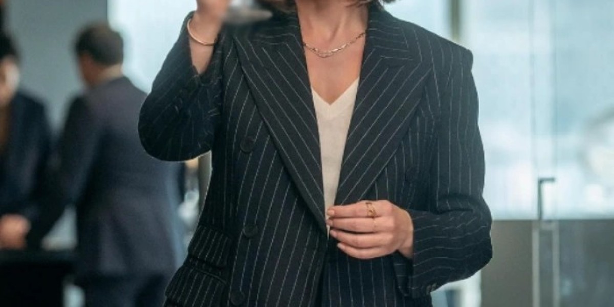 How Leather Jackets Dominate Modern Online Fashion: